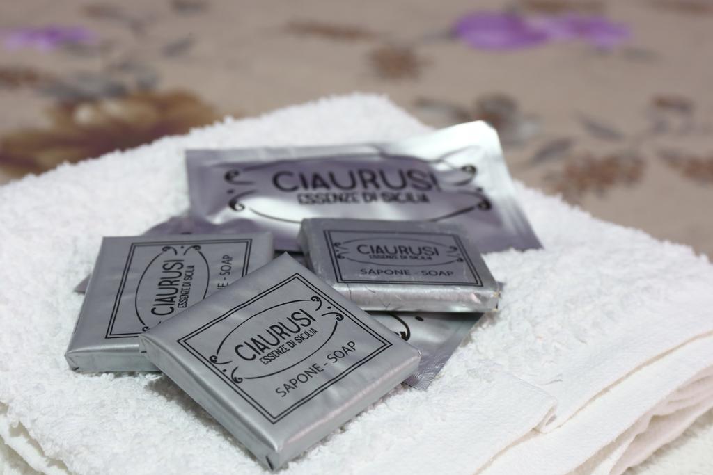 Il Giardino Delle Calendule B&B Solarino エクステリア 写真