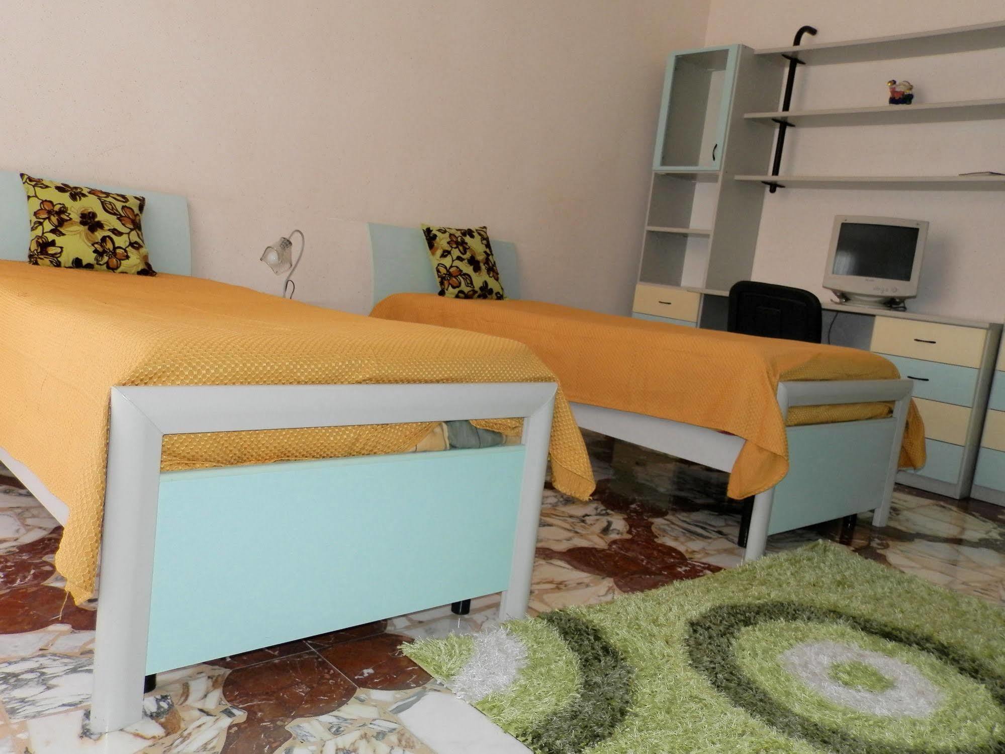 Il Giardino Delle Calendule B&B Solarino エクステリア 写真