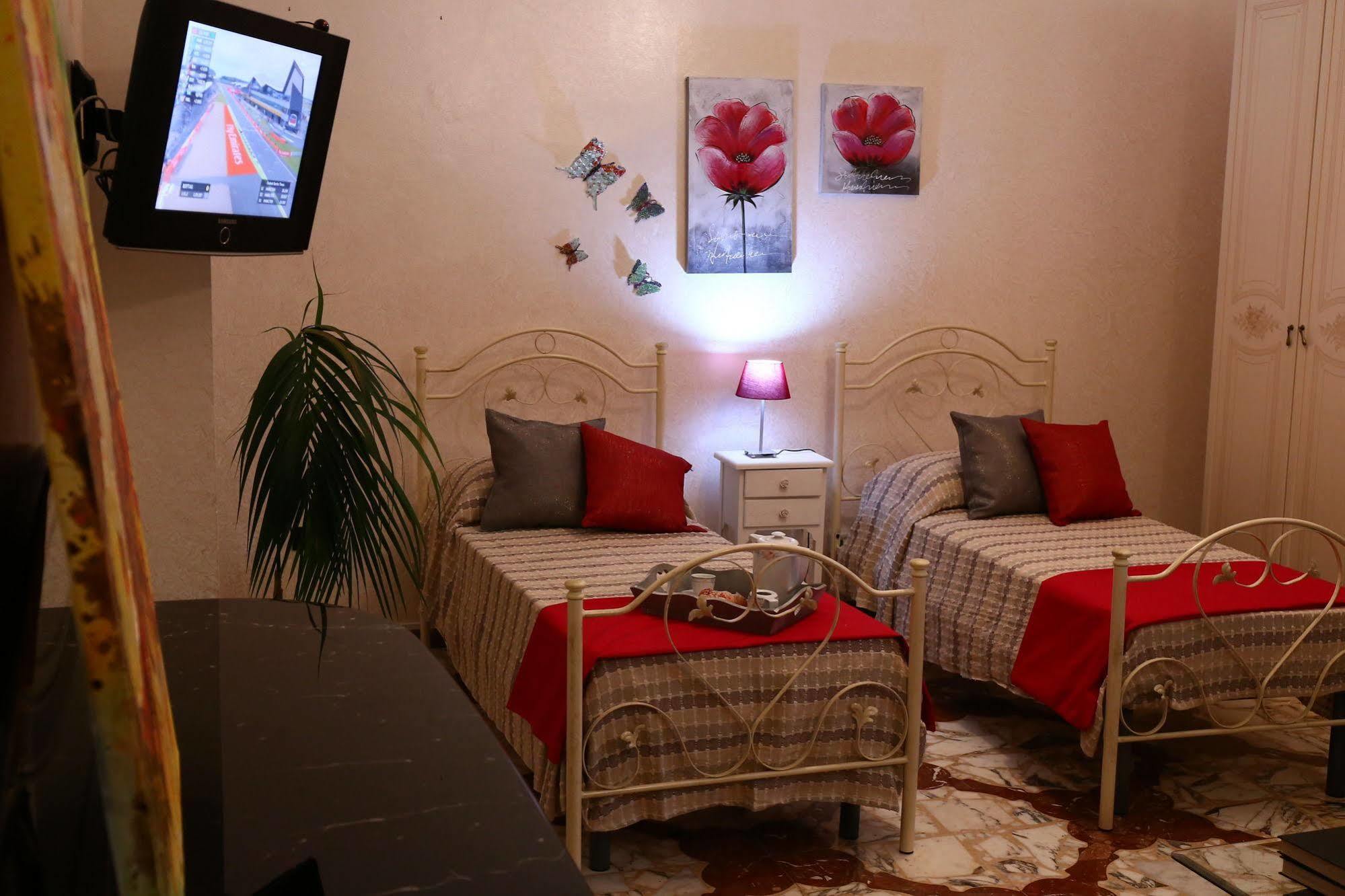 Il Giardino Delle Calendule B&B Solarino エクステリア 写真