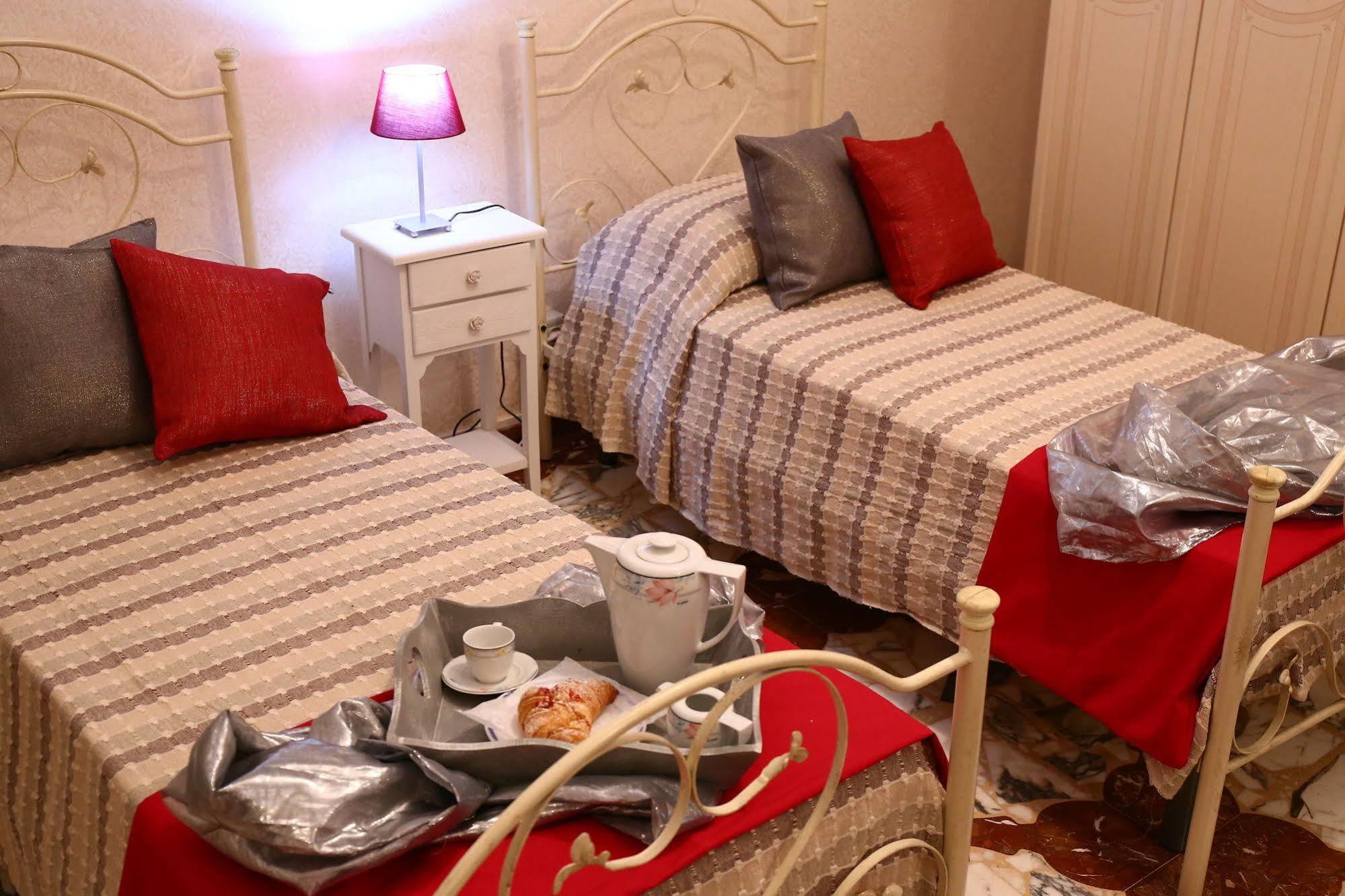 Il Giardino Delle Calendule B&B Solarino エクステリア 写真